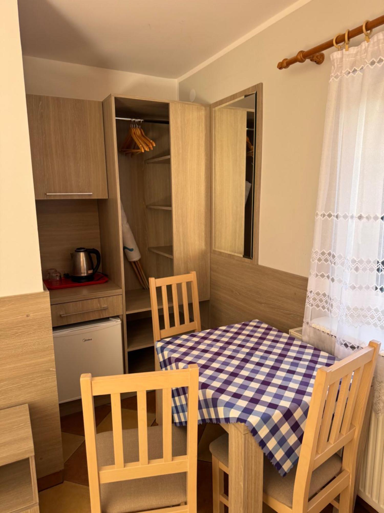Pokoje Goscinne Przemyk Rewa Εξωτερικό φωτογραφία